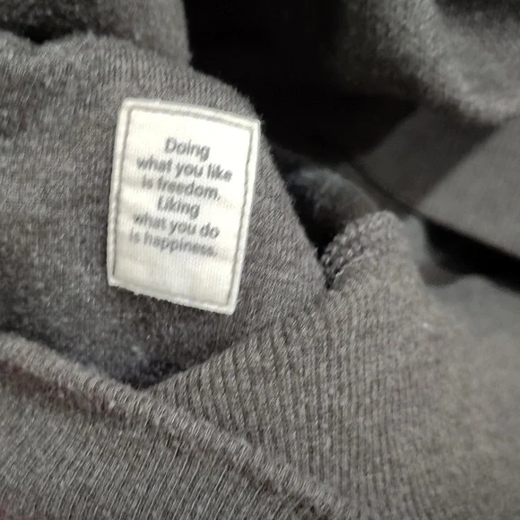 Vuori Jeffreys pullover. Oregano Heather Size M. - Picture 6 of 8